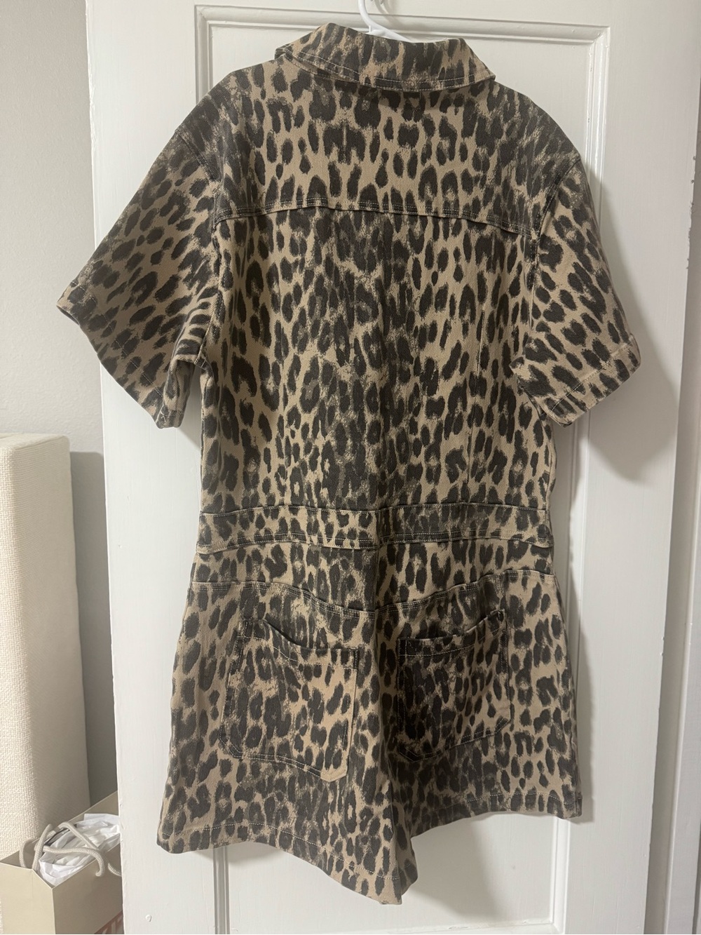 Leopard Print Short Romper - Picture 4 of 4